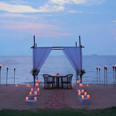 Moevenpick Siam Hotel Na Jomtien Pattaya Na Chom Thian Esterno foto