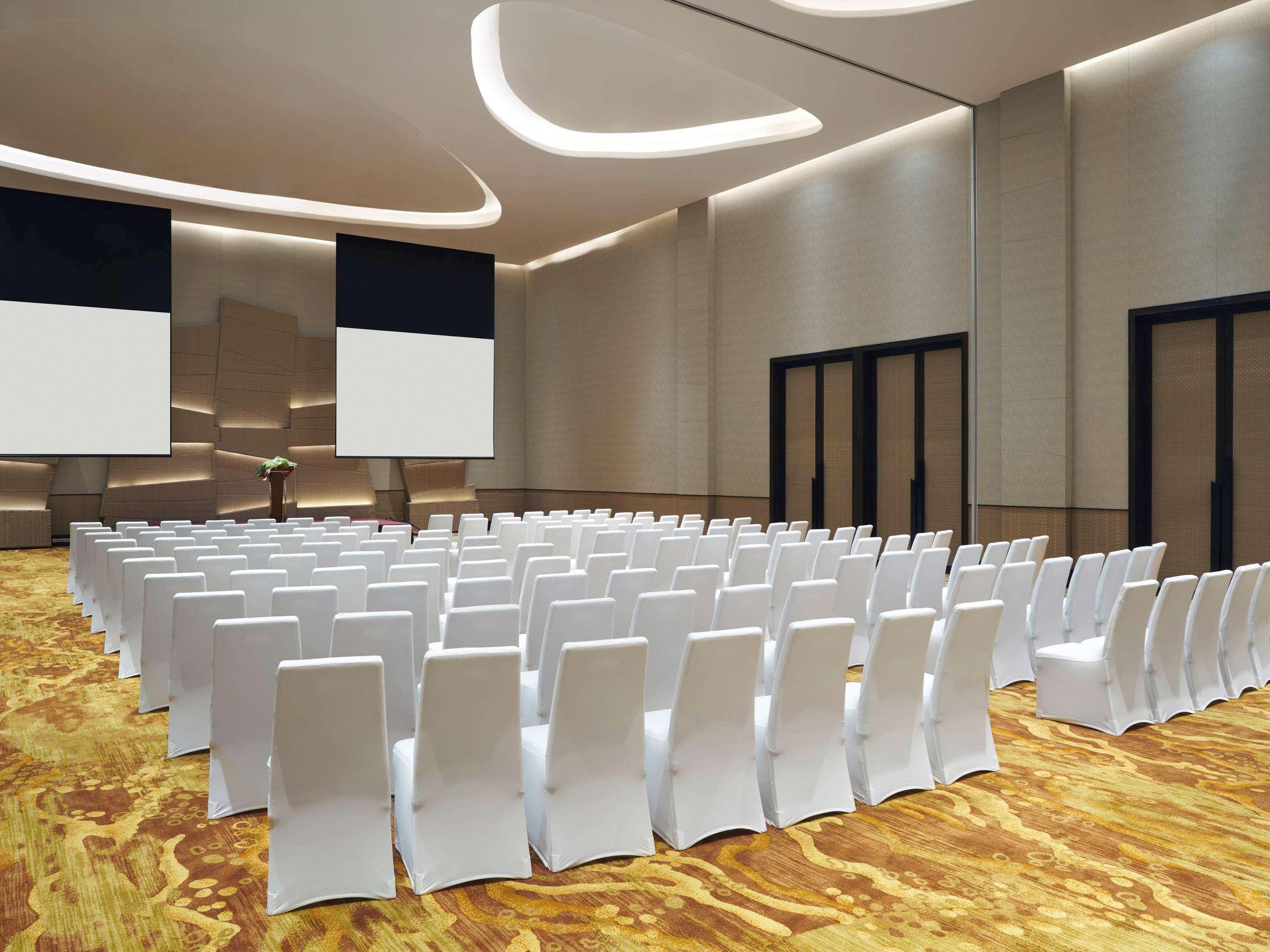 Moevenpick Siam Hotel Na Jomtien Pattaya Na Chom Thian Esterno foto
